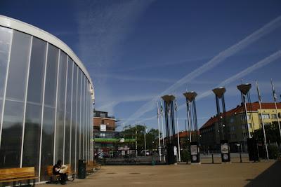Roy Hagberg, leader dei verdi di Vingåker (Svezia) denuncia le scie chimiche) Roy Hagberg, leader dei verdi di Vingåker (Svezia) denuncia le scie chimiche)