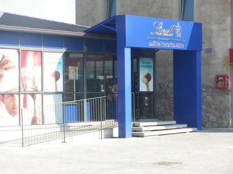 WALK TO FRANCIACORTA OUTLET VILLAGE WALK TO FRANCIACORTA OUTLET VILLAGE