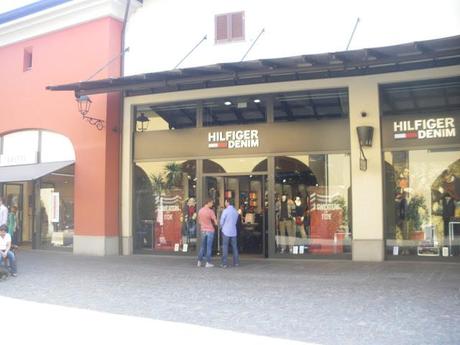 WALK TO FRANCIACORTA OUTLET VILLAGE WALK TO FRANCIACORTA OUTLET VILLAGE