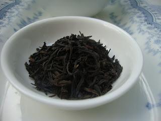 Assam TGFOP 2nd Flush ed una gelatina al tè nero e pere sciroppate alla vaniglia