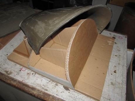 Costruire un prototipo in cartone di una sedia