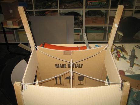 Costruire un prototipo in cartone di una sedia