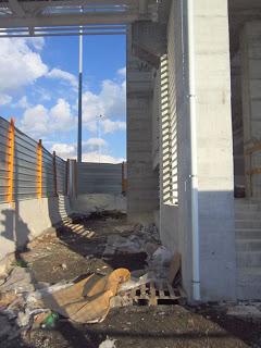 ANDREA, UN ABITANTE DI TOR BELLA MONACA, CI SEGNALA LO SPAVENTOSO STATO DI DEGRADO DEL SUO QUARTIERE ANDREA, UN ABITANTE DI TOR BELLA MONACA, CI SEGNALA LO SPAVENTOSO STATO DI DEGRADO DEL SUO QUARTIERE