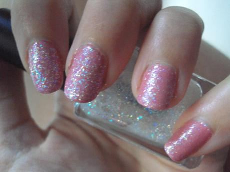 Ho fatto questa nail art usando lo smalto L'Oreal #204 come base ( qui ...