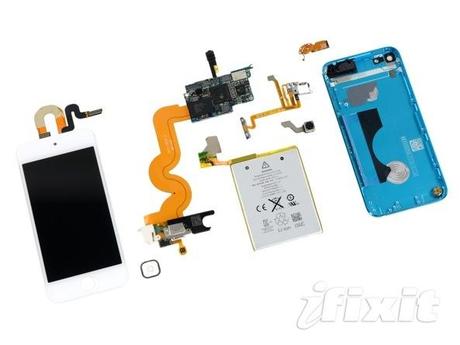 Teardown tocco iPod: gruppo dello schermo più economico, tasto home più debole, il punteggio di riparabilità basso