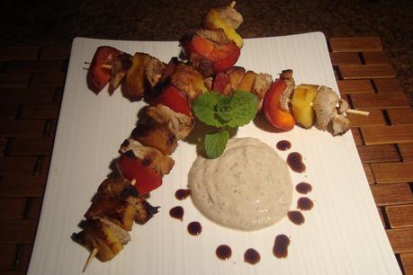 Spiedini di tacchino e ananas Spiedini di tacchino e ananas