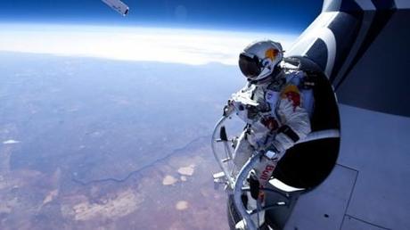 Felix Baumgartner in caduta libera da 37 000 metri di quota ci riprova oggi