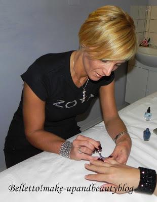 Aperi-Zoya: tra un drink e uno smalto nasce la collaborazione con il centro estetico Armonia del Benessere, rivenditore esclusivo Zoya a Lucca! Aperi-Zoya: tra un drink e uno smalto nasce la collaborazione con il centro estetico Armonia del Benessere, rivenditore esclusivo Zoya a Lucca!