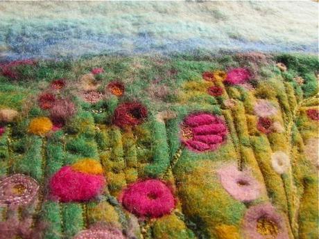 Campo fiorito in lana cardata