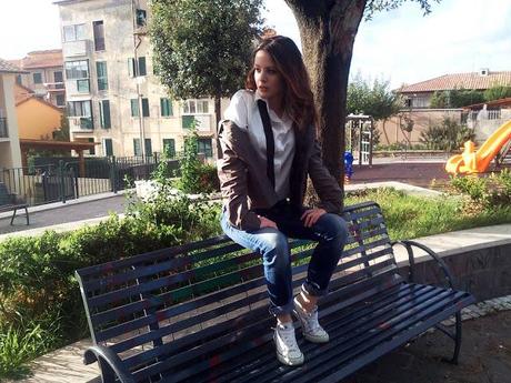 La femminilità non è in un tacco a spillo. La femminilità non è in un tacco a spillo.