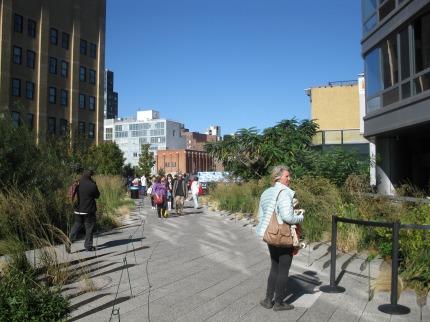 Manhattan, giretto sull’High Line Park, il parco creato su un vecchio binario sopraelevato
