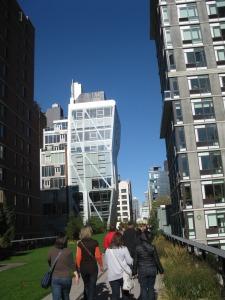 Manhattan, giretto sull’High Line Park, il parco creato su un vecchio binario sopraelevato