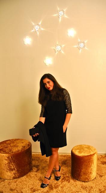 Pinko total look: lbd + killing heels