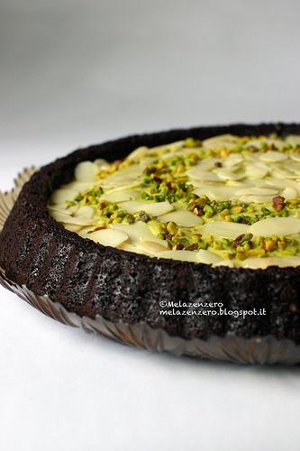 Torta mandorle e cioccolato fondente dal cuore morbido