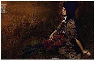 Katryn Kruger in Dolce & Gabbana su Vogue Russia Katryn Kruger in Dolce & Gabbana su Vogue Russia