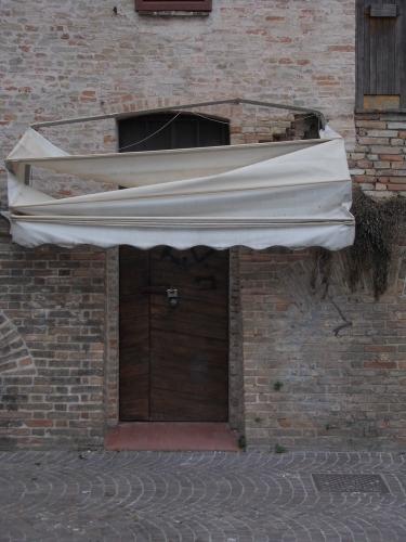 Montegranaro e la maleducazione imperante maleducazione, parcheggi, rispetto, pulizia, immondizia, polizia municipale, gastone gismondi