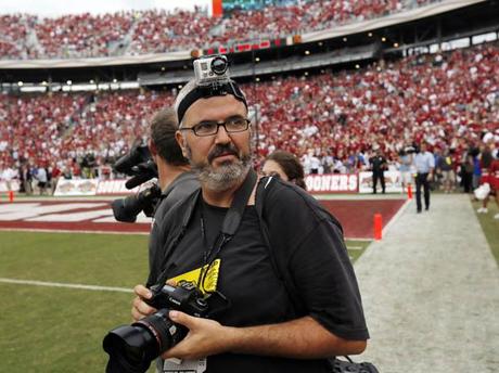 L’esperienza di un fotografo dopo una partita di football ripresa con il GoPro during the Red River Rivalry college football game between the University of Oklahoma (OU) and the University of Texas (UT) at the Cotton Bowl in Dallas, Saturday, Oct. 13, 2012. OU won, 63-21. Photo by Nate Billings, The Oklahoman