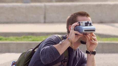 Uno scherzo divertente con una fotocamera Polaroid scherzo-turisti-polaroid-terapixel.jpg