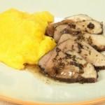 Ricette di carne: cinghiale aromatizzato alle erbe con polenta Ricette di carne: cinghiale aromatizzato alle erbe con polenta