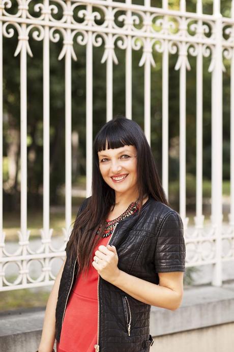 smilingischic, Sandra Bacci, dettaglio, primo piano, sorriso, giubbotto pelle Zara We all need a little color