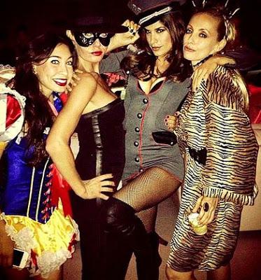 Halloween: Elisabetta Canalis si traveste da generale