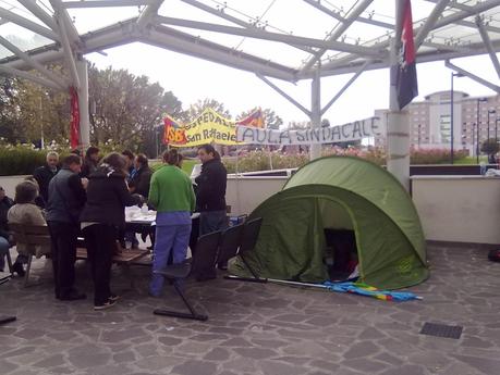 San Raffaele, prima notte in tenda