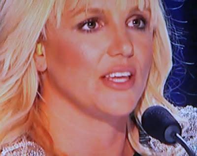 X Factor Usa: Britney Spears ha dei tappi nelle ears?