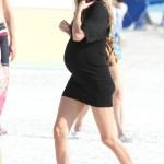 Gisele Bundchen incinta in relax a Miami03