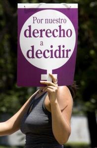Attacco all’aborto: la Spagna si ribella. E in Italia?
