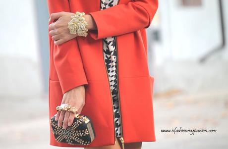 Pied de poule dress, and red coat Pied de poule dress, and red coat
