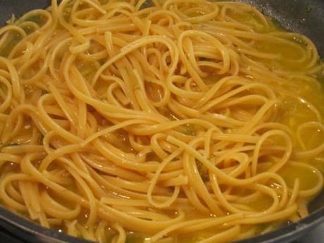 Spaghetti risottati arancia, tonno e finocchietto