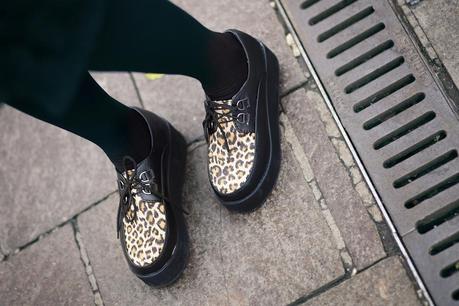 smilingischic, creeepers, creepers maculate, Oasap, dettagli outfit Military Trend: total black!