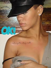 TUTTI I TATUAGGI DI RIHANNA LA FAMOSA CANTANTE TUTTI I TATUAGGI DI RIHANNA LA FAMOSA CANTANTE