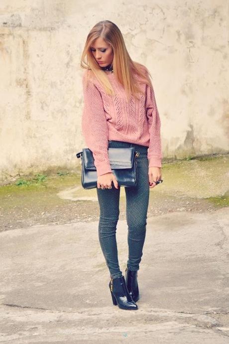 Pink sweater and skinny jeans