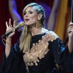 Otto cambi d'abito per Heidi Klum agli MTV European Music Awards01