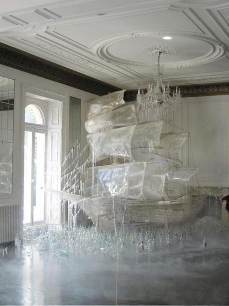 oceansmoke:

an ice sculpture by the set designer and art...