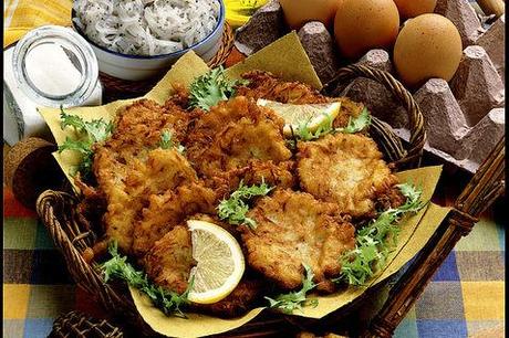 Frittelle di bianchetti http://ricette.donnamoderna.com/var/ezflow_site/storage/images/media/images/ricette-importate/antipasto/pesce/frittelle-di-bianchetti/piatto-pronto-ingredienti-ciotole-bricco-oliera-cucchiaio-vasetto/17043721-1-ita-IT/Piatto-pronto-ingredienti-ciotole-bricco-oliera-cucchiaio-vasetto_dettaglio_ricette_slider_grande3.jpg