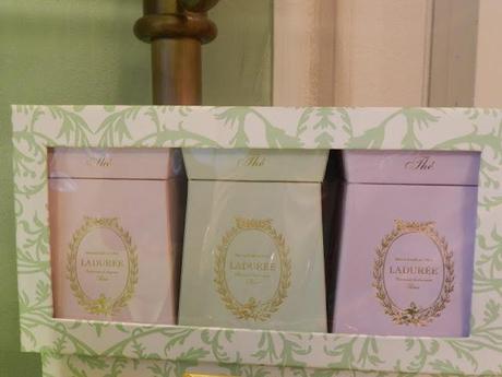 Fashion tea at 5 @ Guest at  Ladurée for a sweet  Afternoon