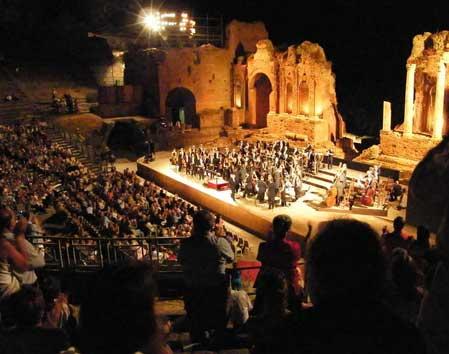 Omaggio  al teatro, alla musica, alla poesia