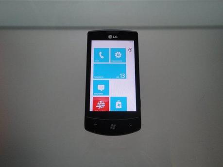 76747 174583932554608 120870567925945 586788 7102340 n LG Optimus 7 con Windows Phone 7: Unboxing