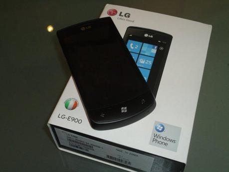 150227 174583015888033 120870567925945 586762 4829809 n LG Optimus 7 con Windows Phone 7: Unboxing