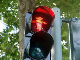 Un’italiana e il semaforo pedonale rosso…