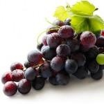 Pesticidi nel piatto: a rischio uva, vino, mele e arance