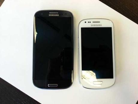 Samsung GT-I9300 GT-I8190 Galaxy S III e S III mini a confronto infografica e video