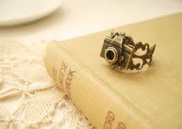 HOW TO WEAR # 1 - THE COCKTAIL RING HOW TO WEAR # 1 - THE COCKTAIL RING