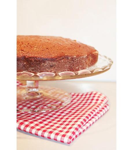 Torta al cioccolato e ciliegie (Old Fashioned Chocolate Cake)