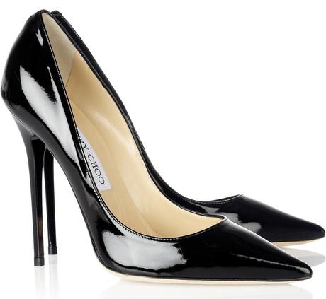 Jimmy Choo:  tornano le scarpe a punta