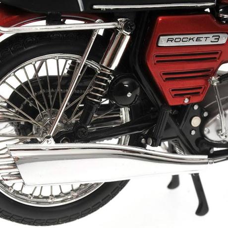 BSA Rocket III 1968 Red by Minichamps BSA Rocket III 1968 Red by Minichamps