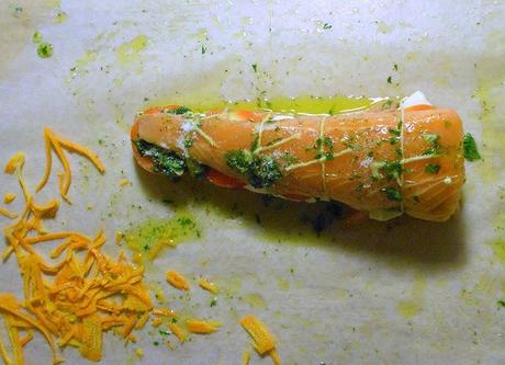 SALMONE AL CARTOCCIO RIPIENO DI STRACCHINO, POMODORINI E SCORZE D'ARANCIO