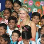 Paris Hilton in visita in India02